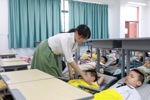 民生实事项目票决出，海口市学生午餐午休服务成功实施